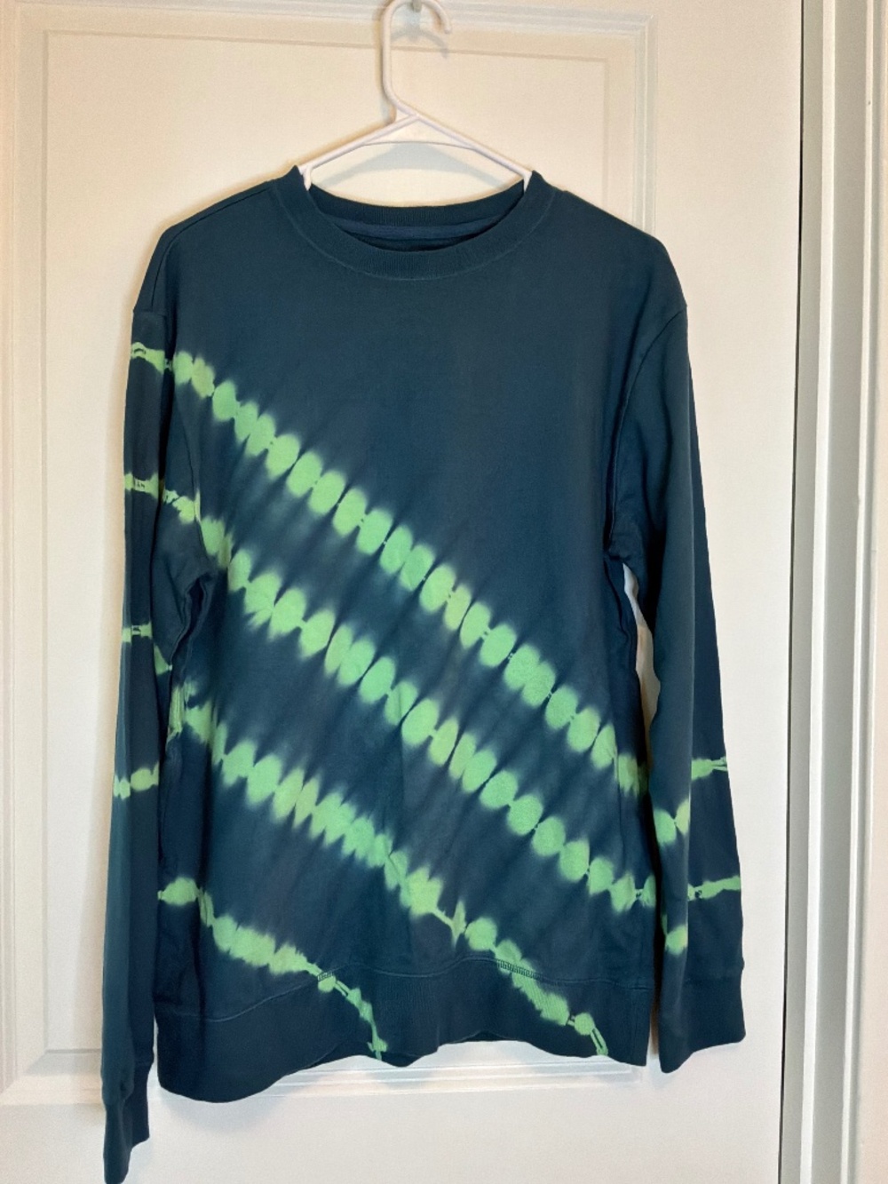 Men’s Navy Green Tie-Dye Crewneck Sweatshirt NWT”